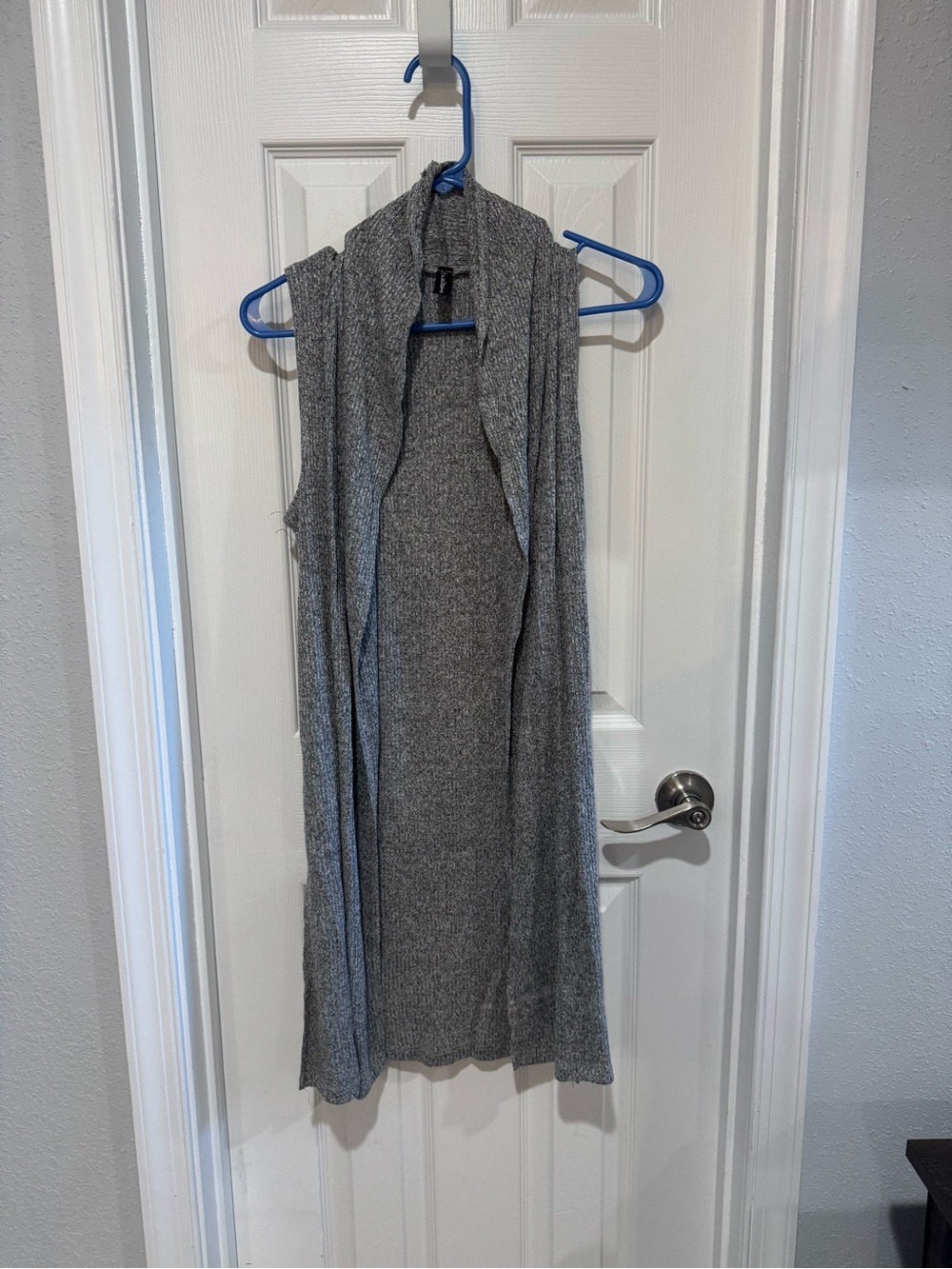 Sleeveless Open-Front Gray Knit Long Cardigan